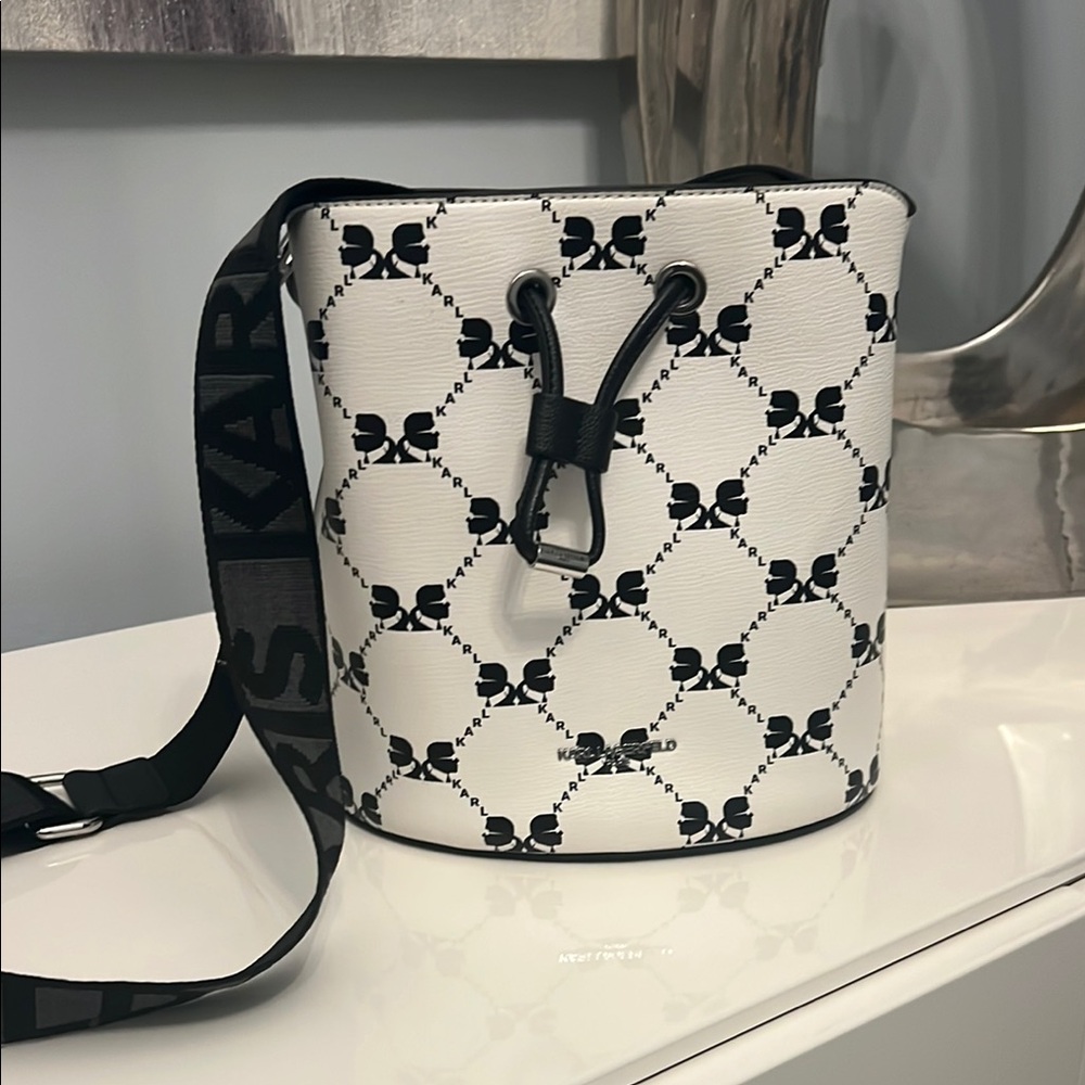 Karl Lagerfeld bag use only one time
